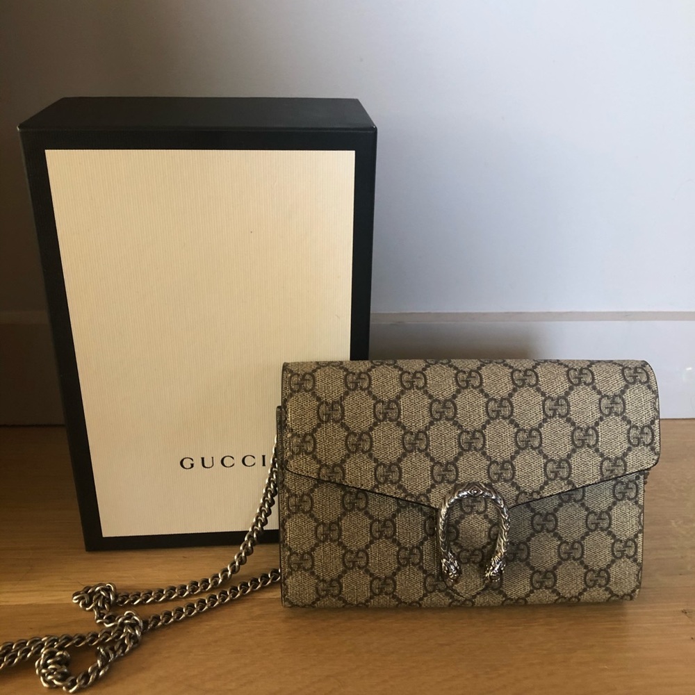 Gucci wallet on chain